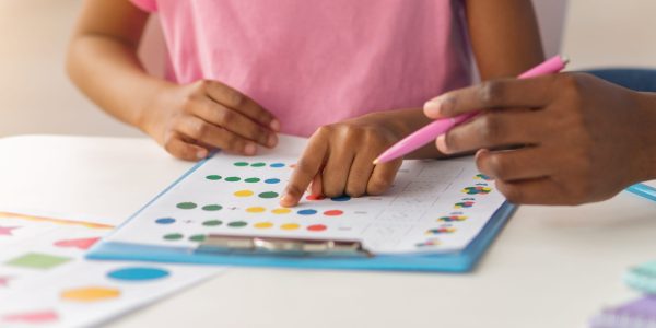 Como saber se seu filho precisa de reforço cognitivo ou só de mais estímulo? 